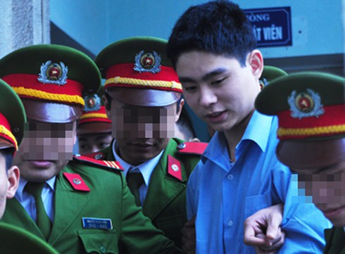 Giải nghĩa cho nụ cười của Luyện