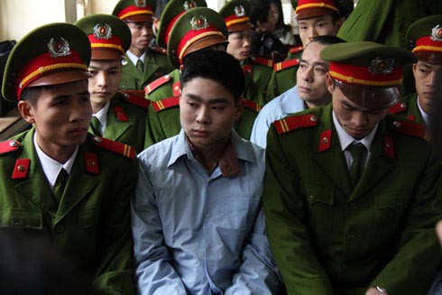 Giải nghĩa cho nụ cười của Luyện