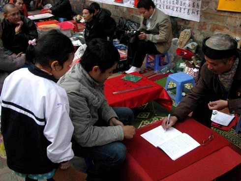 Hà Nội: Nhộn nhịp phố ông đồ trước giờ khai Xuân