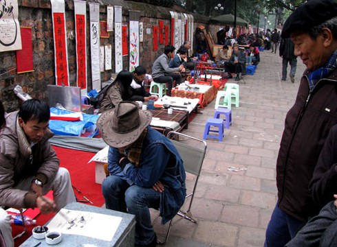 Hà Nội: Nhộn nhịp phố ông đồ trước giờ khai Xuân