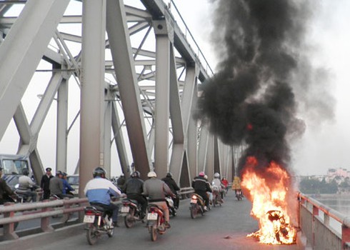 Thủ tướng “hỏa tốc” yêu cầu 4 bộ ngăn chặn cháy xe