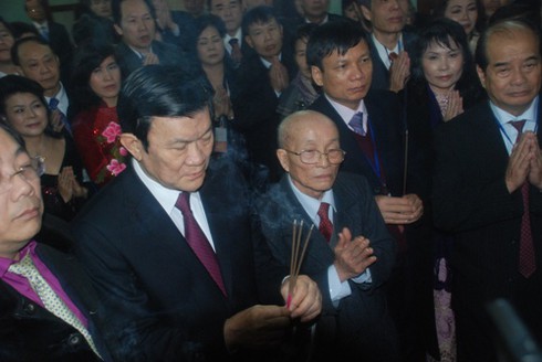 Ấm áp `Xuân Quê hương 2012`