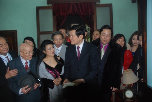 Ấm áp `Xuân Quê hương 2012`