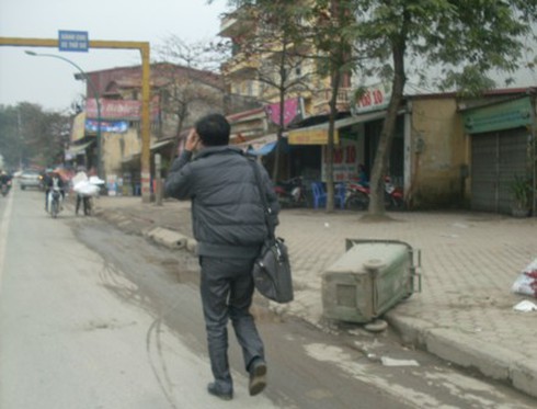 Xe dù lộng hành ngày cận Tết