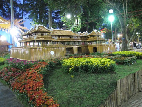 Hội hoa xuân Nhâm Thìn: Trăm hoa đua sắc!