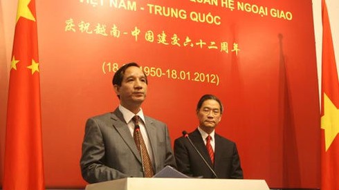 Kỷ niệm 62 năm thiết lập quan hệ VN-Trung Quốc