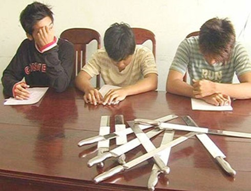 Đòi nợ bằng dao, trả giá tổng cộng 53 năm tù