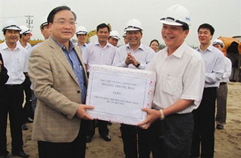 Dùng ghế Tổng GĐ cược tiến độ với Bộ trưởng Thăng