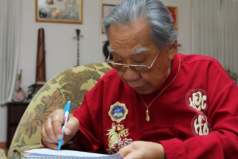 GS Trần Văn Khê: “Khai đờn” đầu xuân là lễ long trọng!