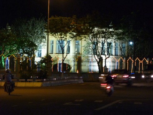 Ngỡ ngàng 'Thành phố ánh sáng' bên sông Hàn