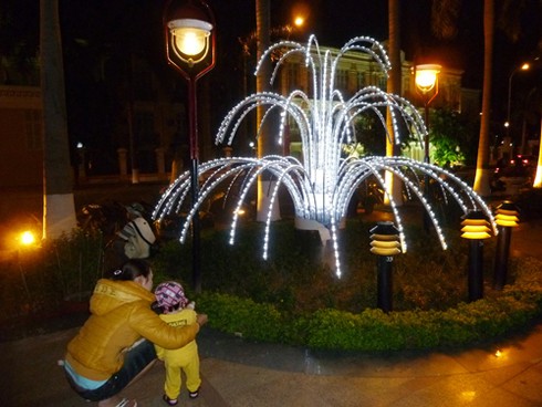 Ngỡ ngàng 'Thành phố ánh sáng' bên sông Hàn