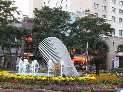 TP.HCM: Đường hoa, đường sách hướng về biển đảo