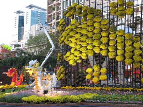 TP.HCM: Đường hoa, đường sách hướng về biển đảo