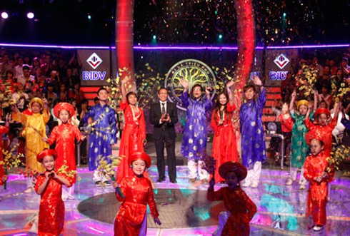 Truyền hình ngày Tết có gì?