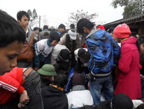 Năm mới, cờ bạc tung hoành làng quê