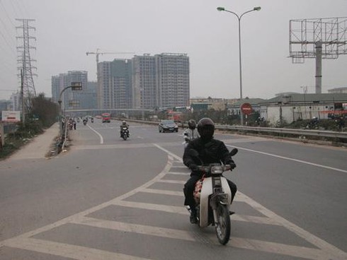 “Cửa ngõ” Hà Nội vắng hoe sau kỳ nghỉ Tết