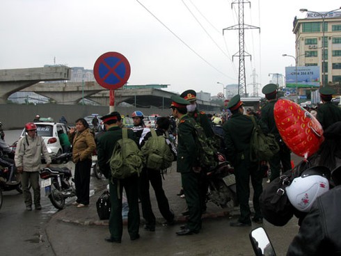 Nhốn nháo bến xe sau đợt nghỉ Tết