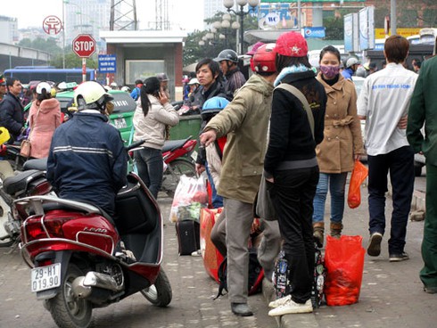 Nhốn nháo bến xe sau đợt nghỉ Tết