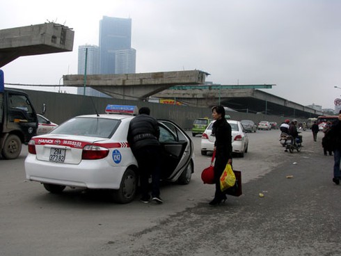 Nhốn nháo bến xe sau đợt nghỉ Tết