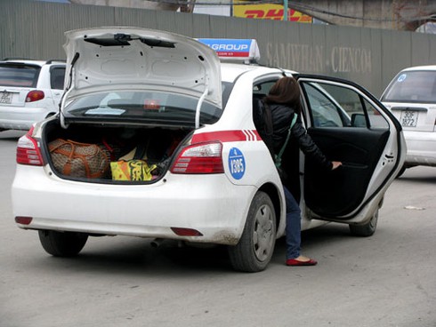 Nhốn nháo bến xe sau đợt nghỉ Tết