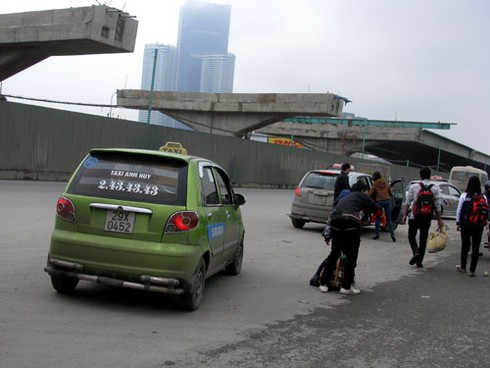 Nhốn nháo bến xe sau đợt nghỉ Tết