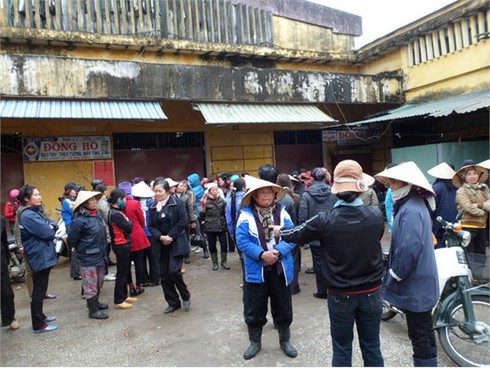 Hơn 700 tiểu thương chợ Bỉm Sơn tiếp tục tập trung phản đối