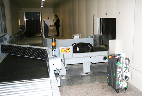 Xem chó nghiệp vụ `săn` ma tuý ở sân bay Đà Nẵng