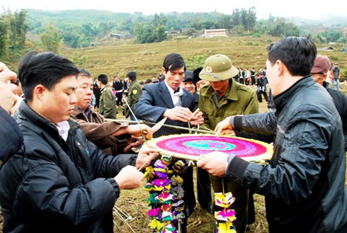 Tưng bừng hội xuống đồng Tả Van ( Lào Cai)