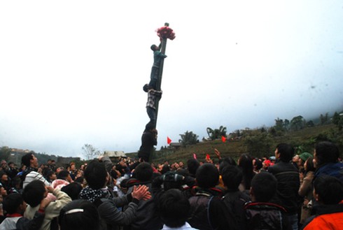 Tưng bừng hội xuống đồng Tả Van ( Lào Cai)