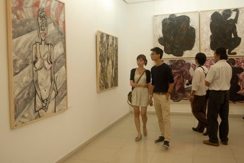 Triển lãm tranh của Nguyễn Văn Đủ