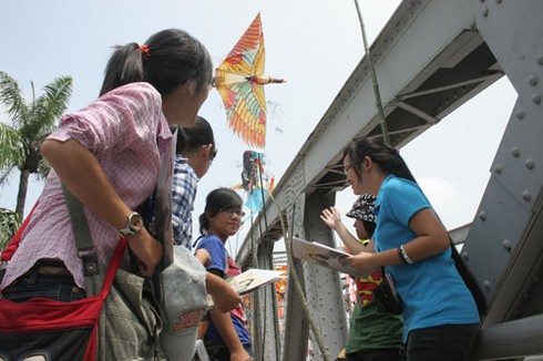 Tuyển 300 tình nguyện viên phục vụ Festival Huế 2012