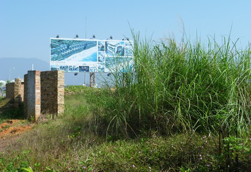 Dự án BĐS thiên đường thành `phế tích`