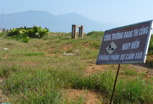 Dự án BĐS thiên đường thành `phế tích`