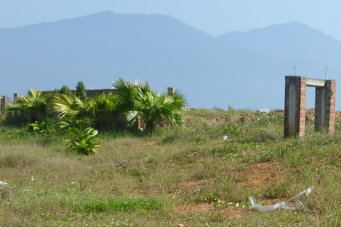 Dự án BĐS thiên đường thành `phế tích`