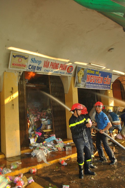 Hoả hoạn thiêu rụi chợ Quảng Ngãi