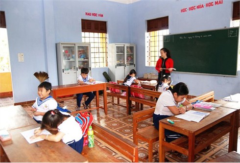 Gieo chữ nơi đầu sóng Trường Sa