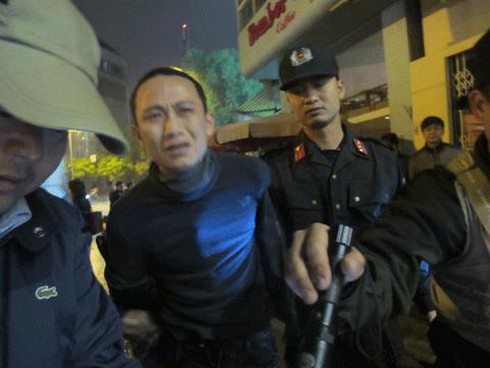 Găm giữ khối lượng lớn ma túy trên ô tô