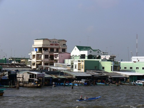 Mại dâm trá hình hoành hành đất mũi