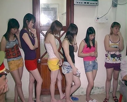 Mại dâm trá hình hoành hành đất mũi