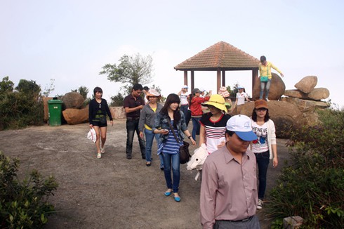 Du xuân trên đinh Sơn Trà