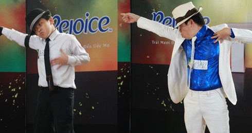 2 thế hệ 'Michael Jackson' đối đầu trong VN's Got Talent