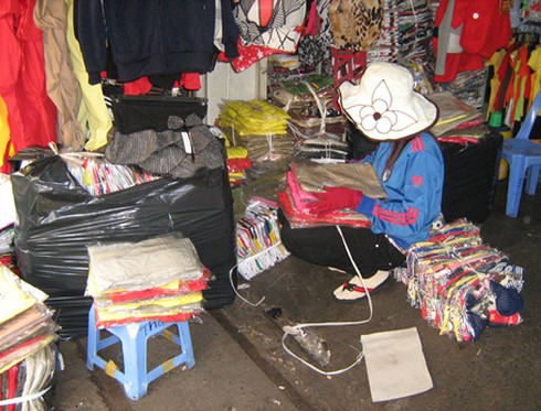 Chợ đầu mối ở TP.HCM: `Cháy khỏi cứu`