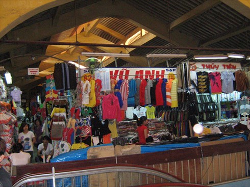 Chợ đầu mối ở TP.HCM: `Cháy khỏi cứu`