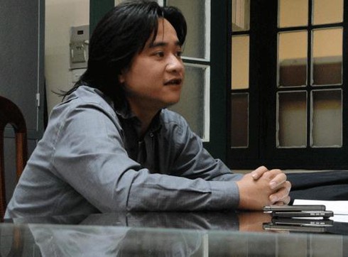 Giả mạo phóng viên, đe dọa công an