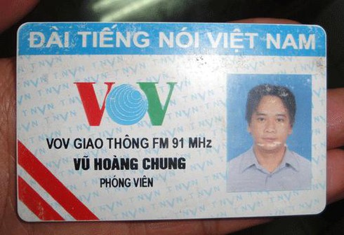 Giả mạo phóng viên, đe dọa công an