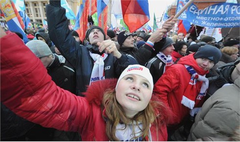 Người Nga rầm rộ xuống đường “tung hô” ông Putin