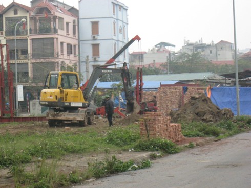 Công trình `bí hiểm` trên đất tái định cư ở Từ Liêm?