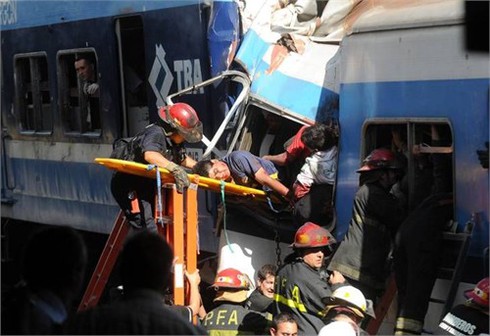 Cận cảnh thảm họa đường sắt Argentina