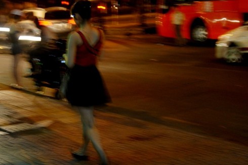 Bùng nổ dịch vụ `sung sướng` ở phố Tây