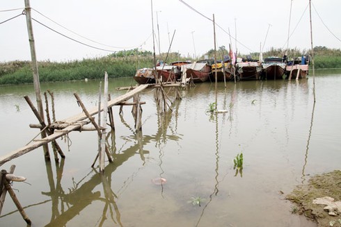 Làng Bát Tràng trên sông